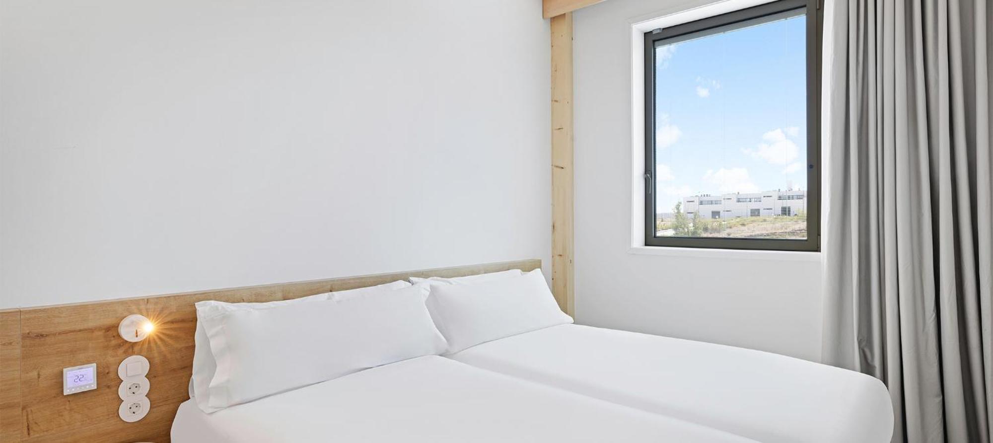 B&B Hotel Madrid Трес Кантос Экстерьер фото