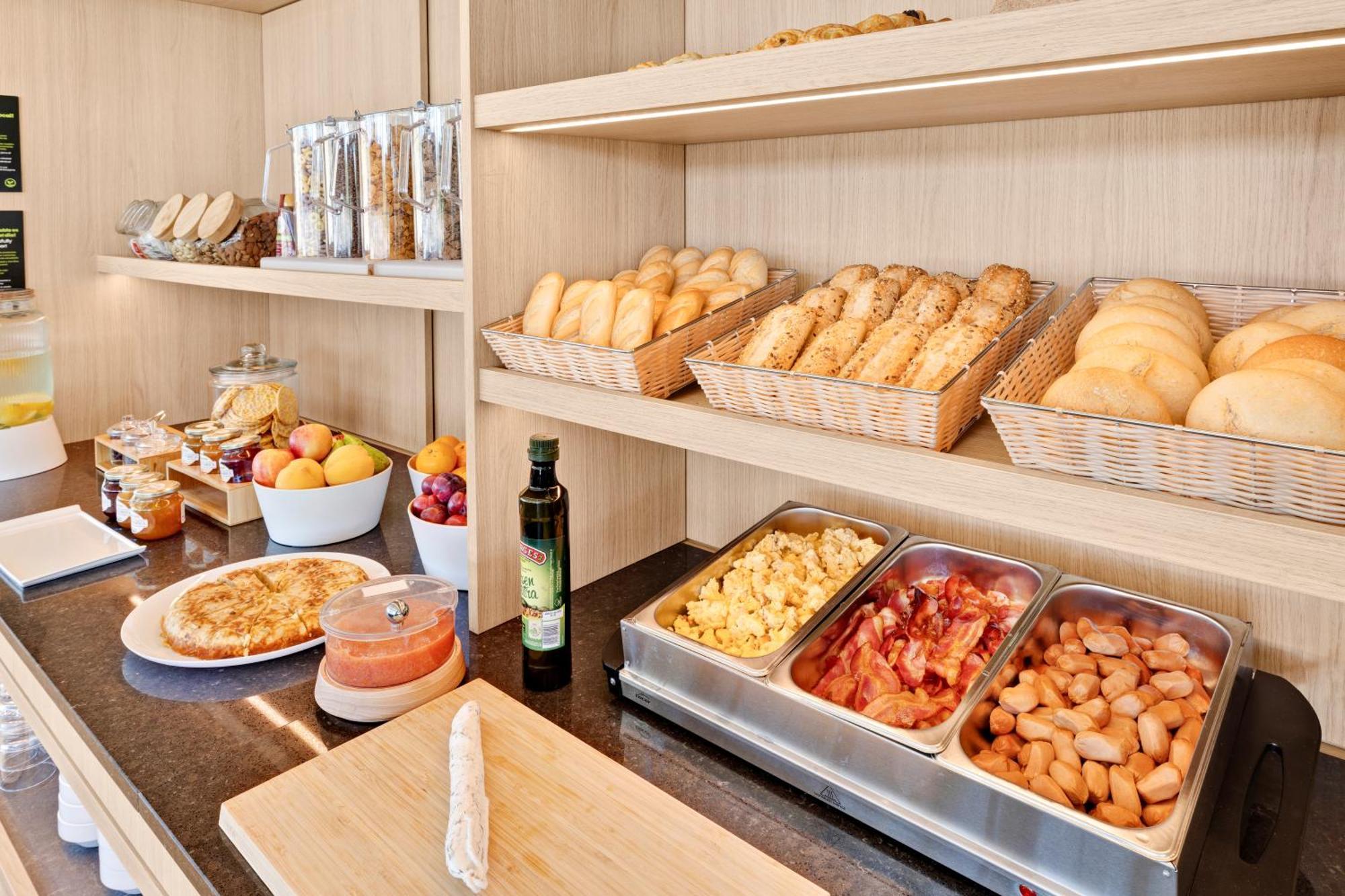 B&B Hotel Madrid Трес Кантос Экстерьер фото